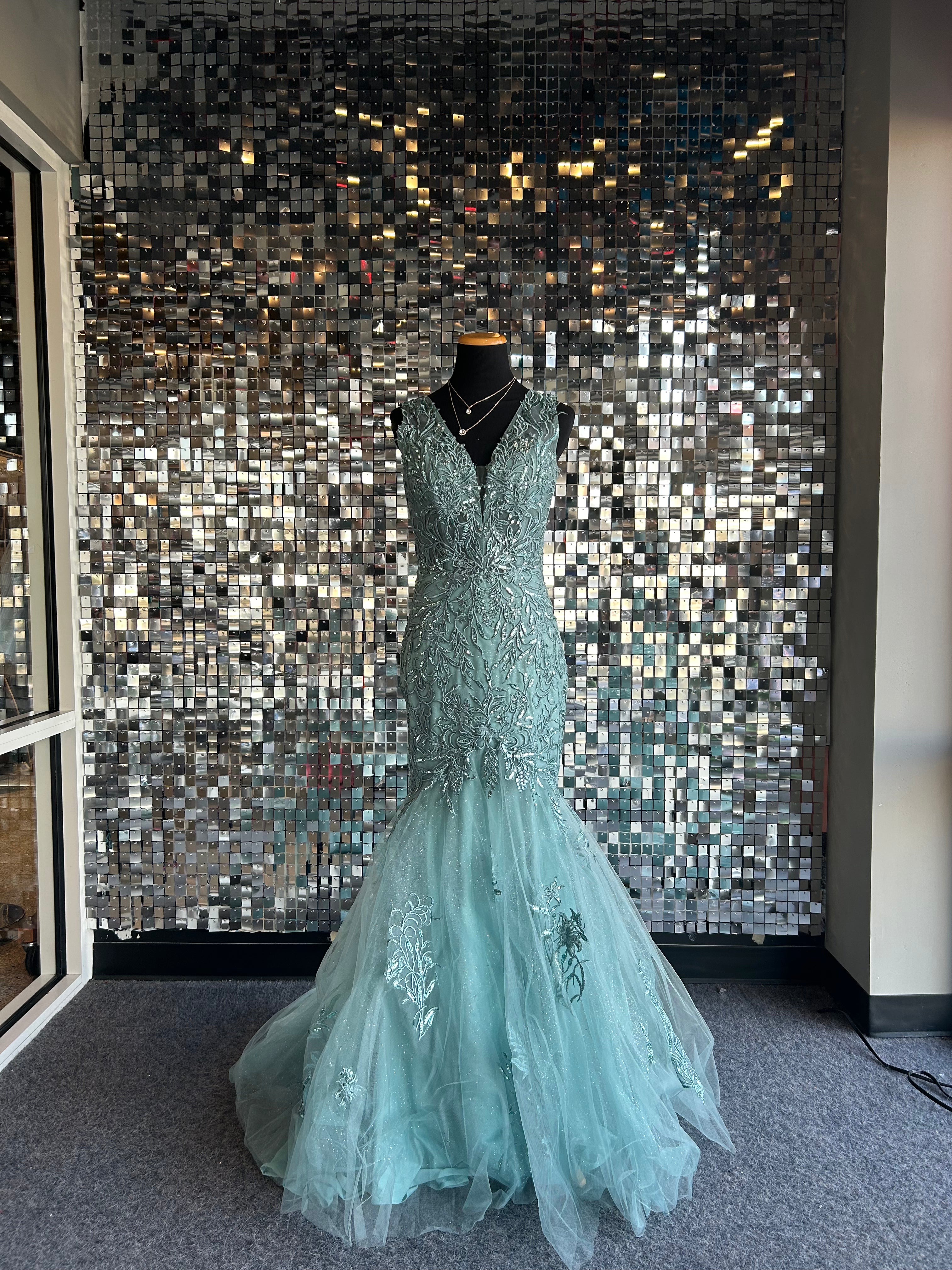 XO Exclusive Prom Dress P4556